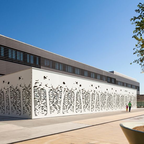Ditail-materiales-celosias-hospital-sant-Joan-de-Deu